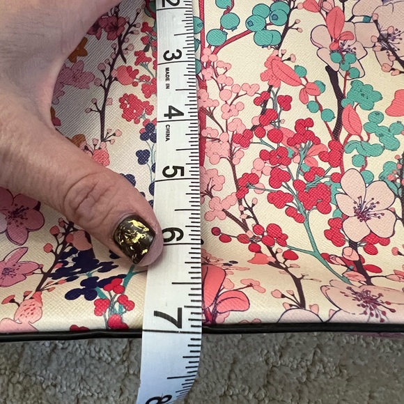 Floral Crossbody Bag - Picture 4 of 5